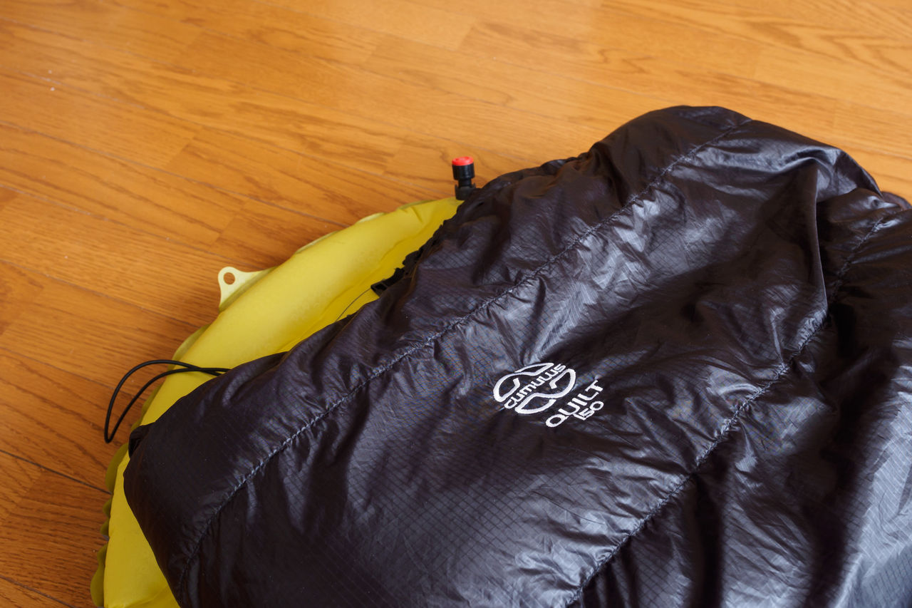 この暖かさは侮れない ～ CUMULUS QUILT 150 : 山に野に川に呑みに