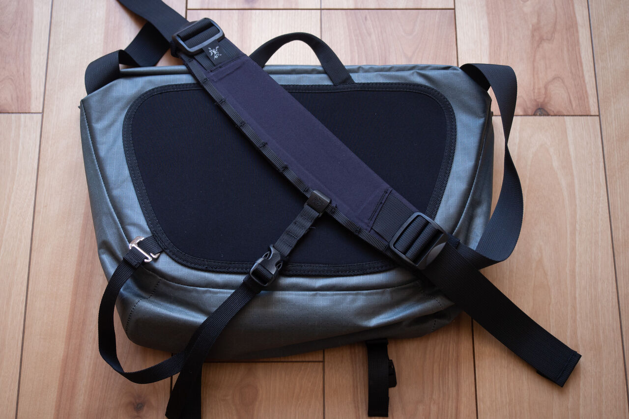 やっぱり3点掛けは便利 [ARC'TERYX Granville 10 Courier Bag] : 山に