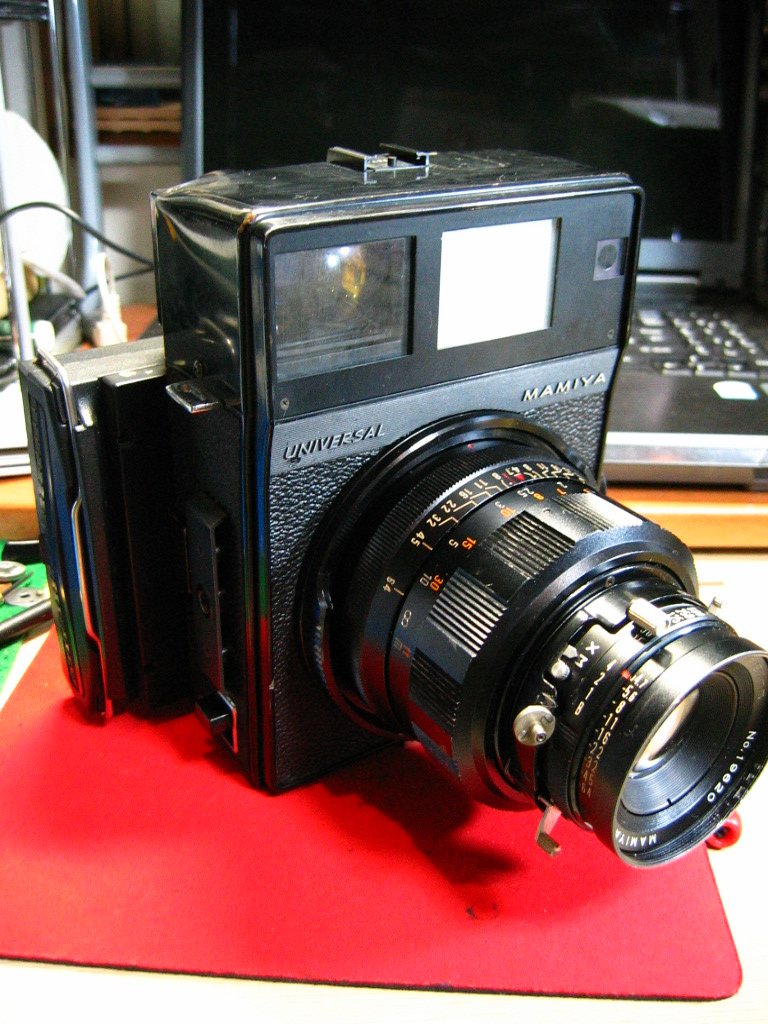 マミヤ ユニバーサルプレスのレストア : カメラと写真が大好きな毎日 +