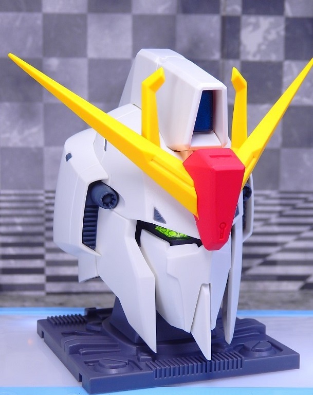 バンプレスト 組立式MSヘッドディスプレイコレクション2 Zガンダム