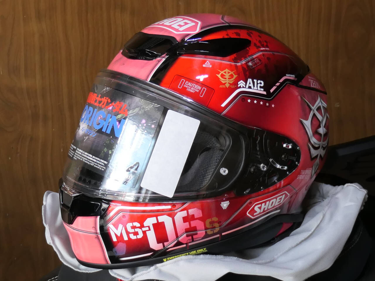 機動戦士ガンダム THE ORIGIN』×「SHOEI」コラボヘルメット MS-06S