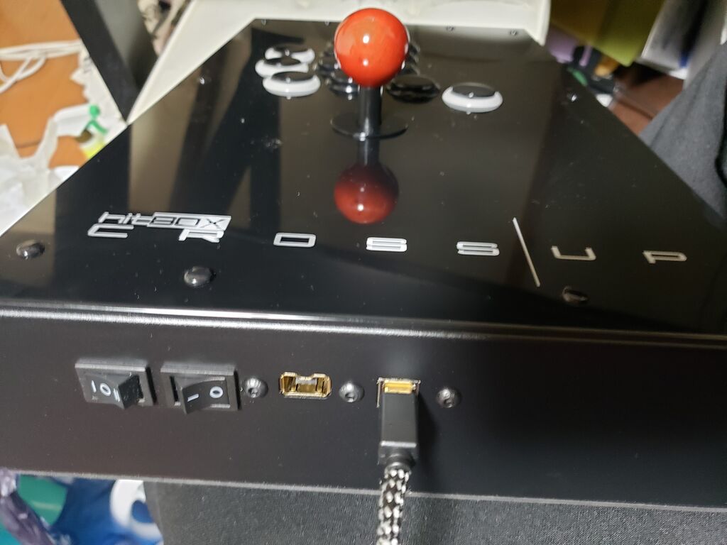 アケコン】裏蓋を開けずにボタン配置を変えれる「Hit Box Cross|Up