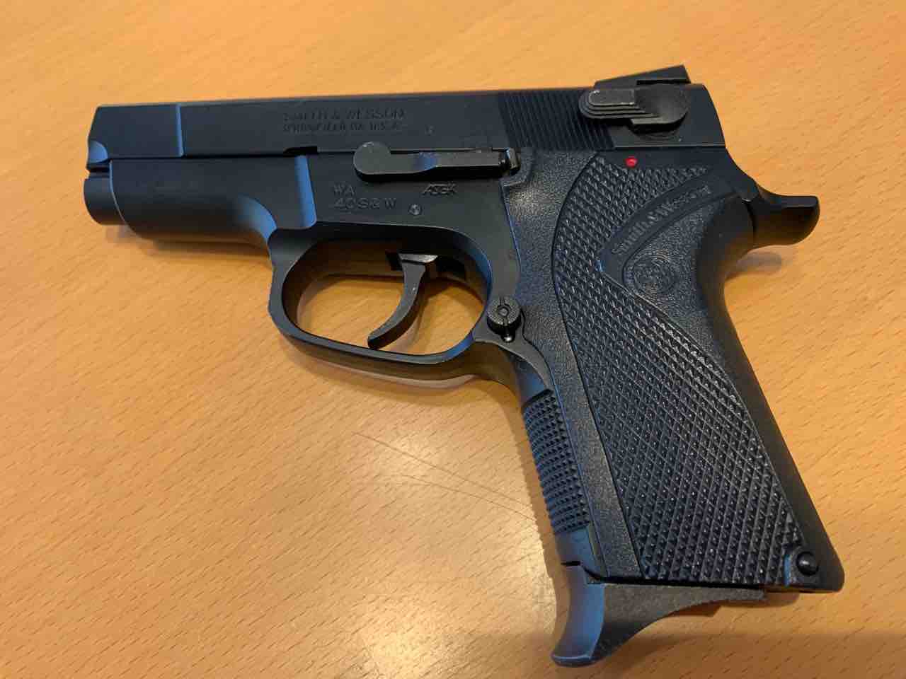 ウエスタンアームズ S&W ショーティ.40 : 気ままにエアガンレビュー