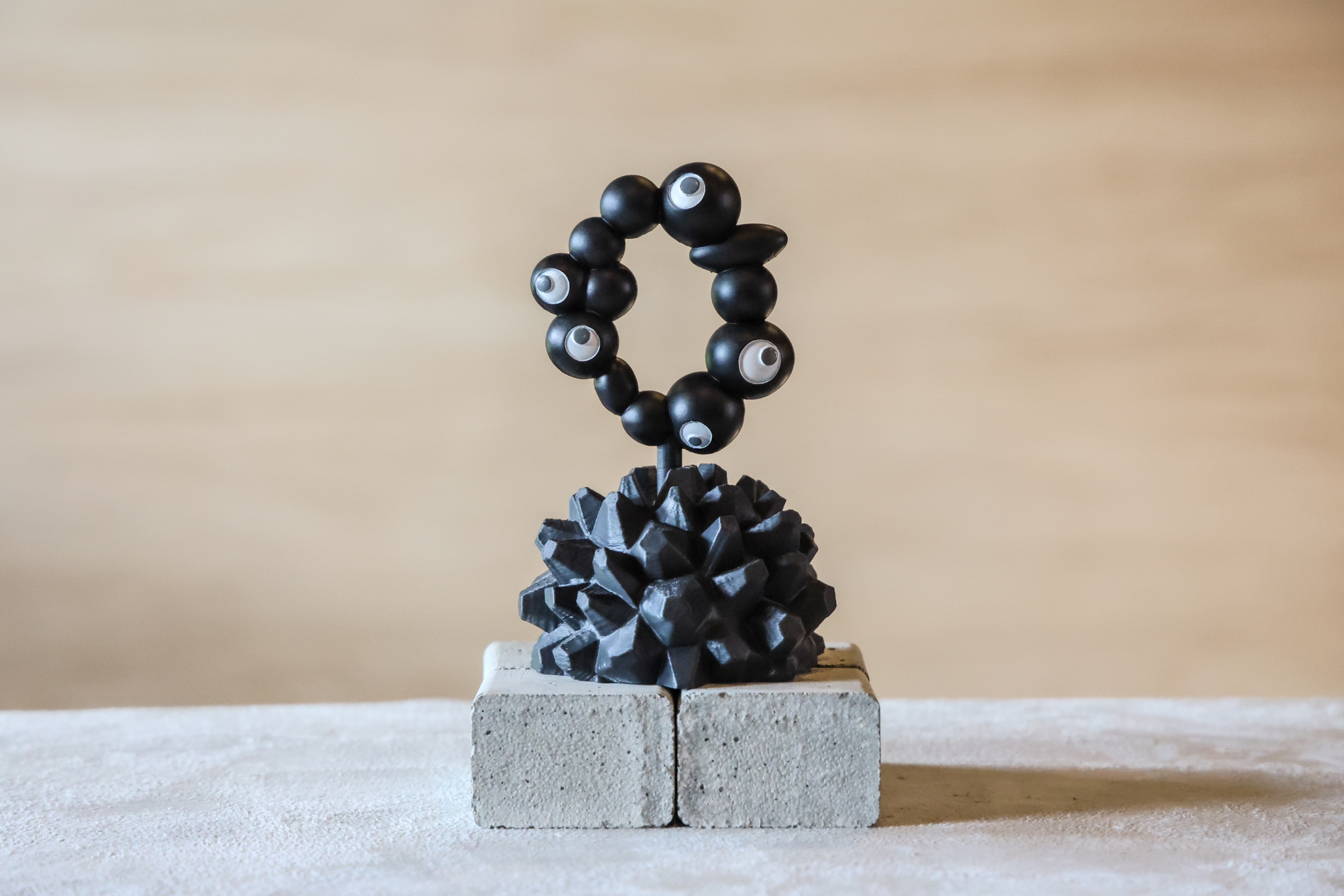 EXPO2025 ミャクミャク 亀甲竜 モノクロver Mサイズ – LOBINDON