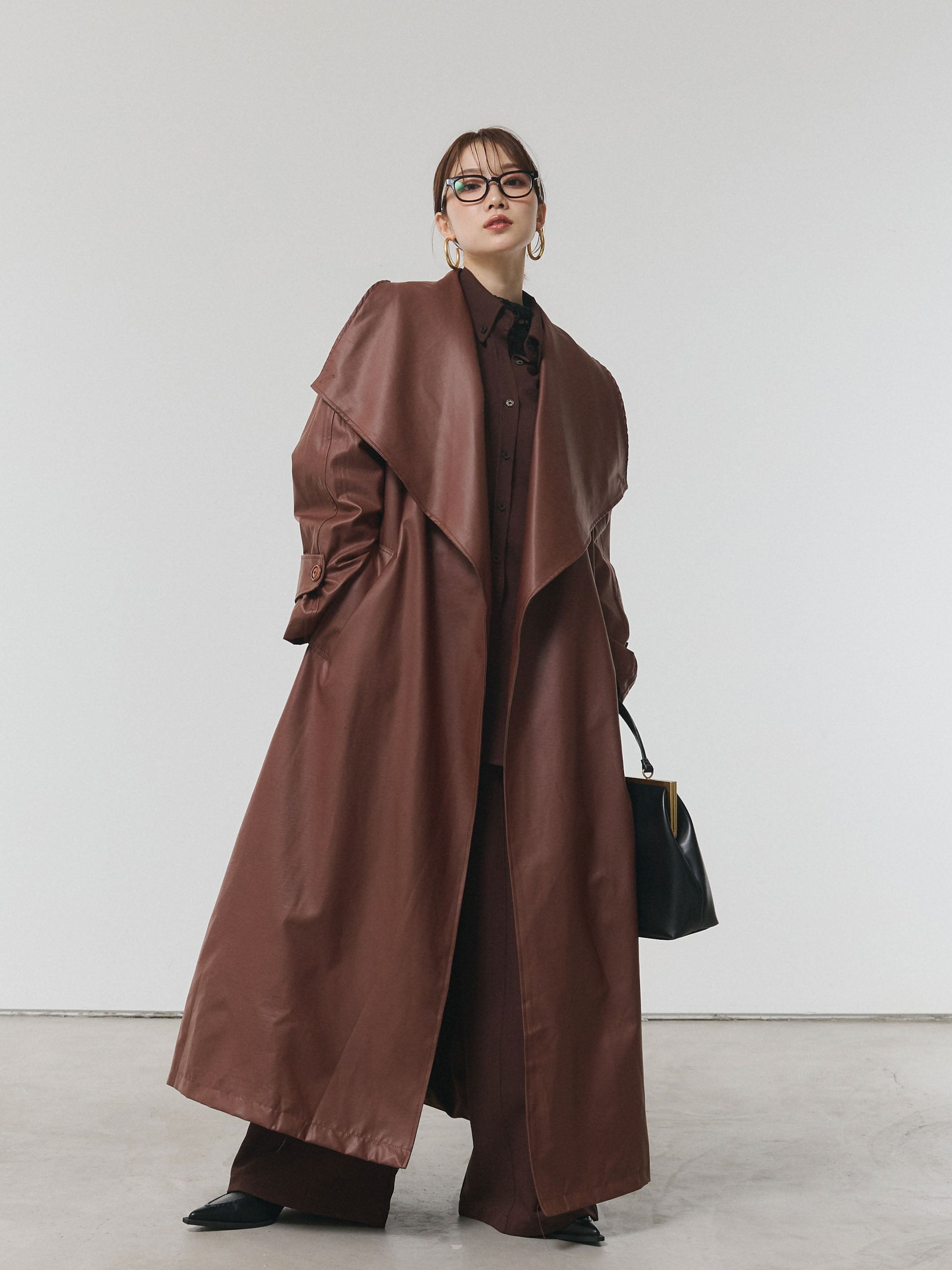 予約]レザーBIGカラーロングコート/ブラウン – Lumier