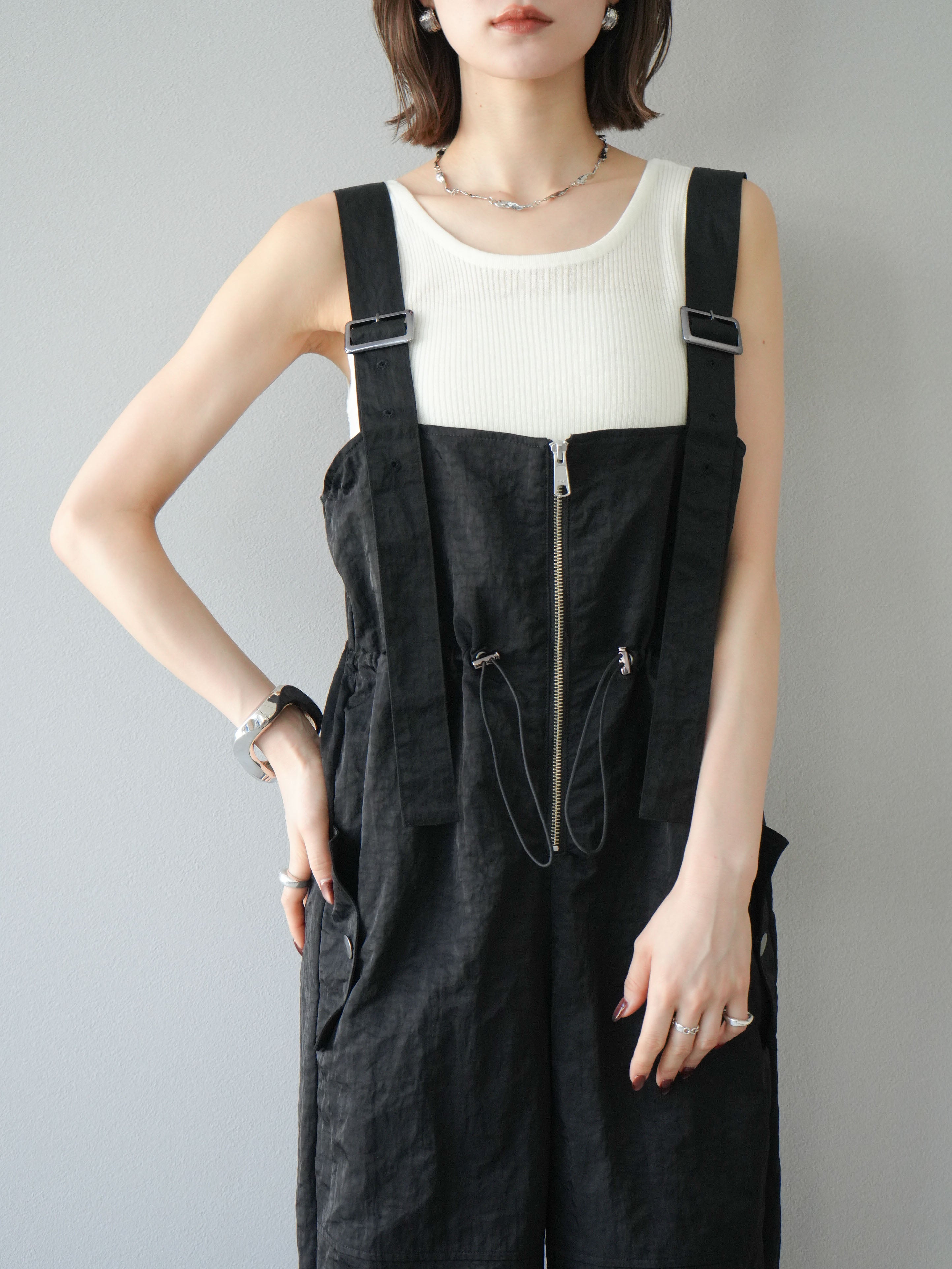 予約]ナイロンタックデザインサロペット/ブラック – Lumier