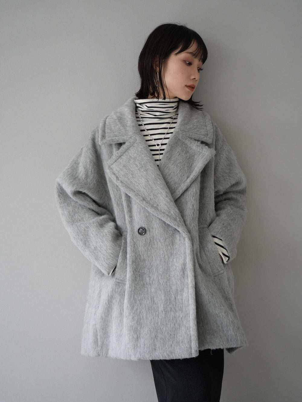 予約]シャギーPコート/グレー – Lumier