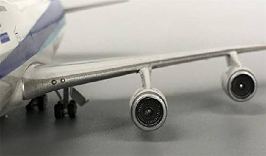 Amazon.com: Phoenix ANA Happy Flight for Boeing 747-400 JA8097 1