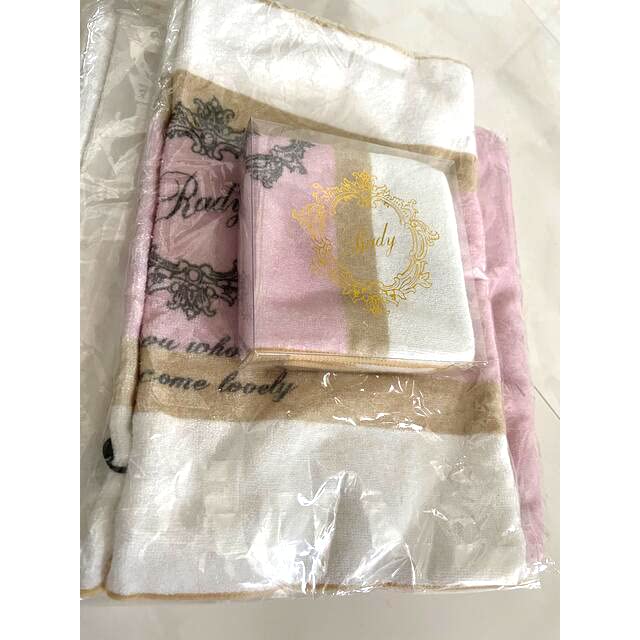 入手困難 完売品】廃盤 新品タグ付radyレディ リゾフラ バスタオル