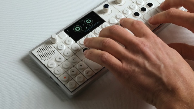Amazon | Teenage Engineering OP-1 field プロ向けシンセサイザー