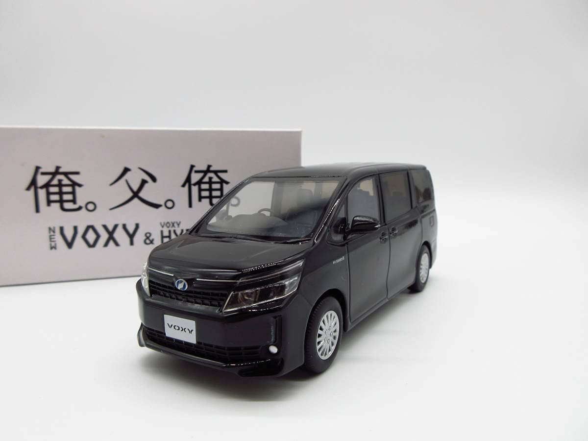 Amazon | 1/30 トヨタ ヴォクシー ハイブリッド 80 VOXY カラー