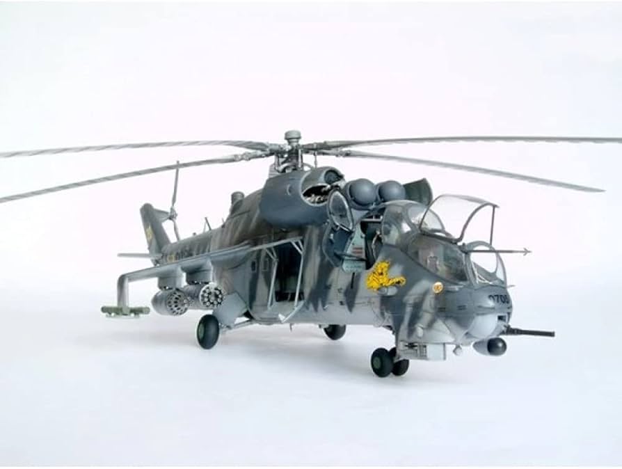 Amazon | トランペッター 1/35 ミルMi-24VハインドE プラモデル
