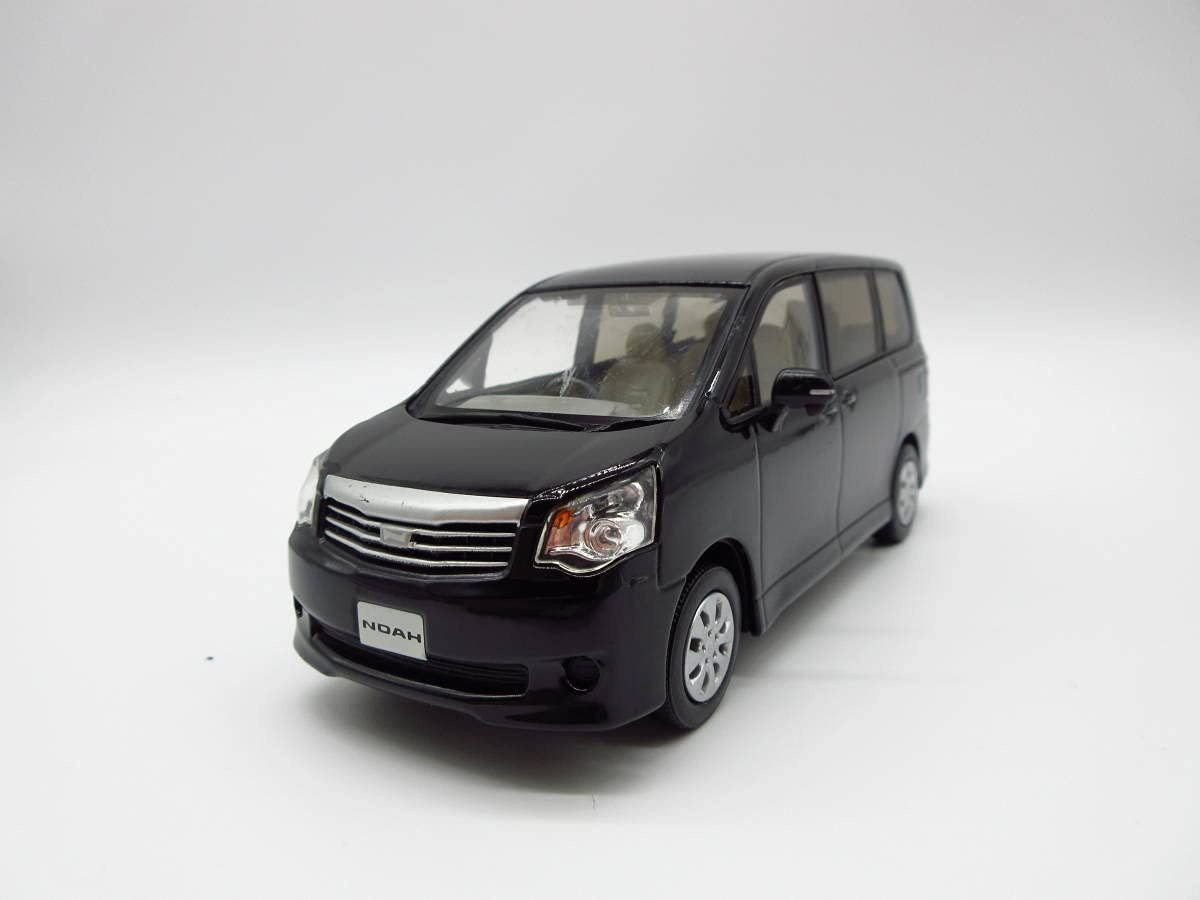 Amazon.co.jp: 1/30 トヨタ 2代目ノア 70系 ブラック カラーサンプル