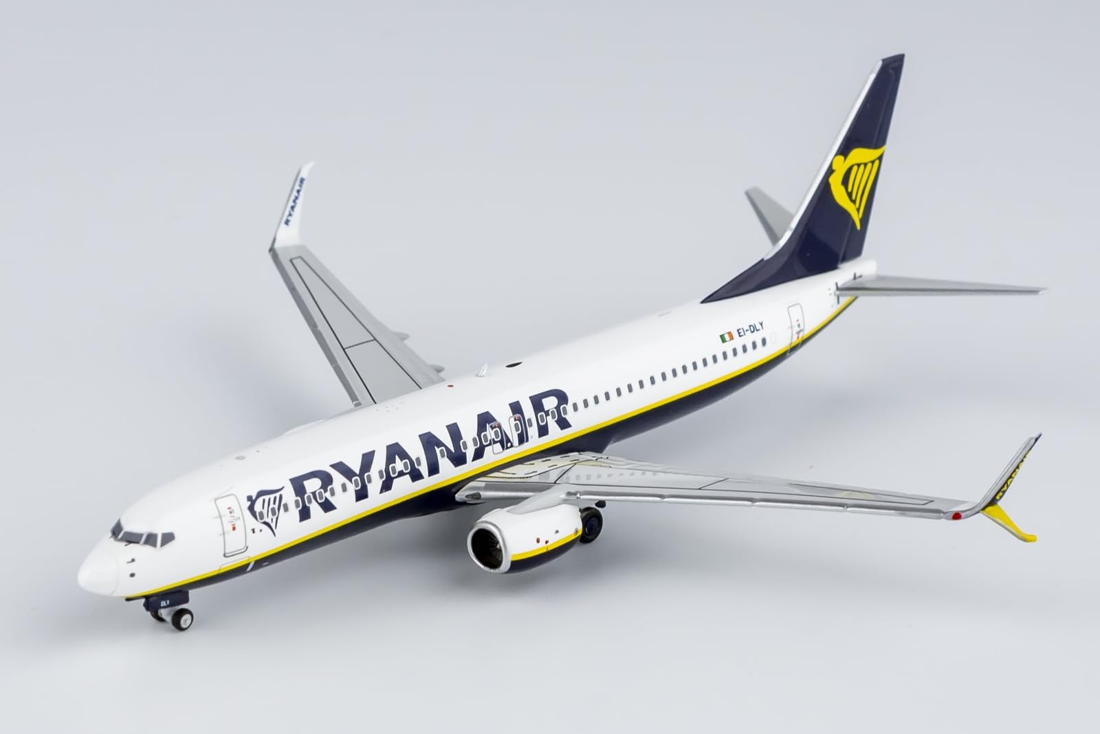 Amazon | NGmodels 1:400 NG58163 Ryanair ライアン航空 Boeing 737