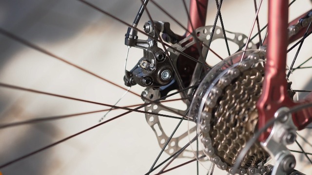 Amazon | HILAND 700C クロスバイク シマノ製7段変速 ディスクブレーキ