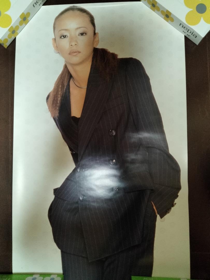 Amazon.co.jp: 安室奈美恵 等身大ポスター : Toys & Games