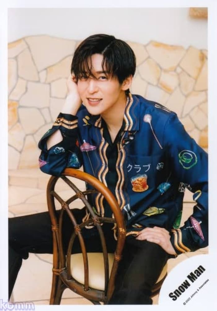 Amazon.co.jp: Snow Man 公式 生 写真（目黒蓮）SM02018 : おもちゃ