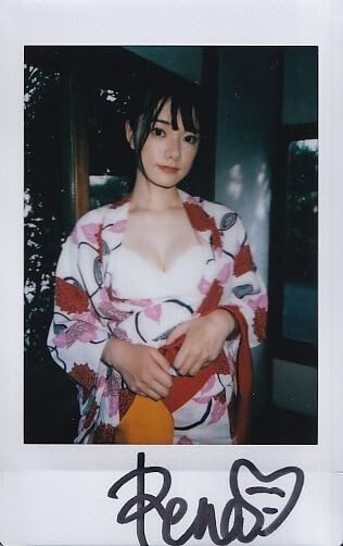 Amazon.co.jp: 宮下玲奈 CherryBlossom 直筆サイン入りチェキ b : おもちゃ