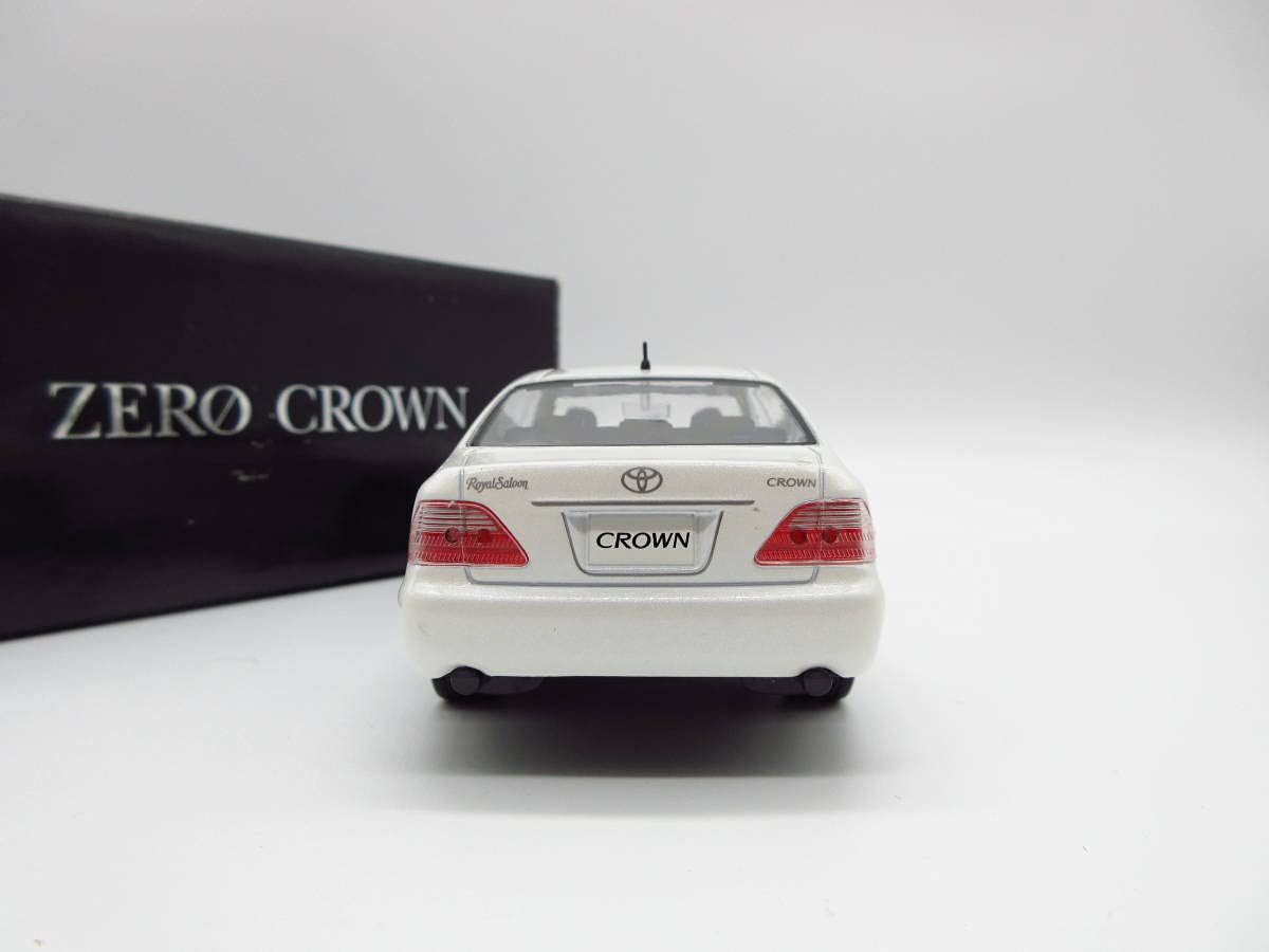 Amazon | 1/30 トヨタ クラウン ロイヤルサルーン 180系 ゼロクラウン