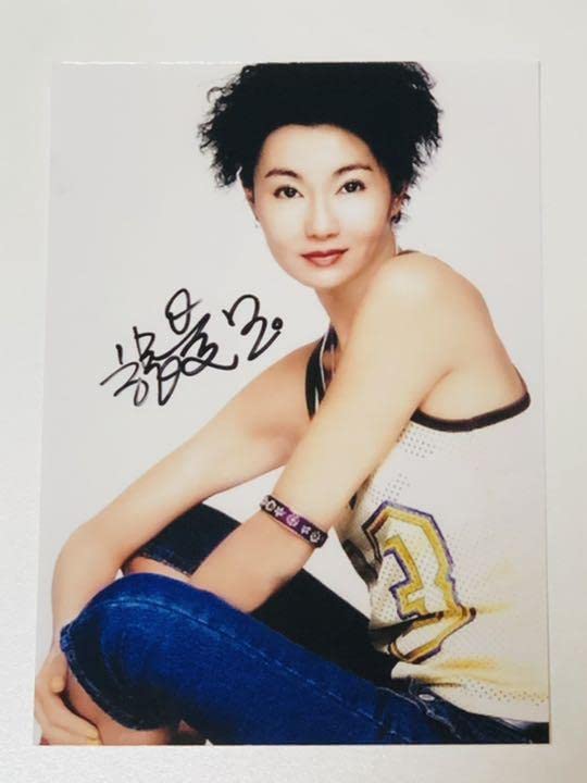 Amazon.co.jp: マギーチャン張 曼玉Maggie Cheung 直筆サイン入り写真