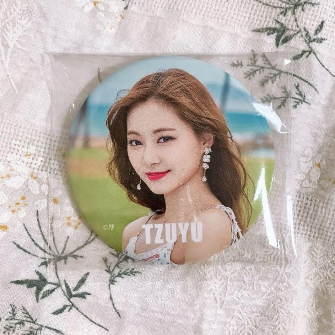 Amazon.co.jp: TWICE ツウィ 缶バッジ Twaii's Shop ポップアップ