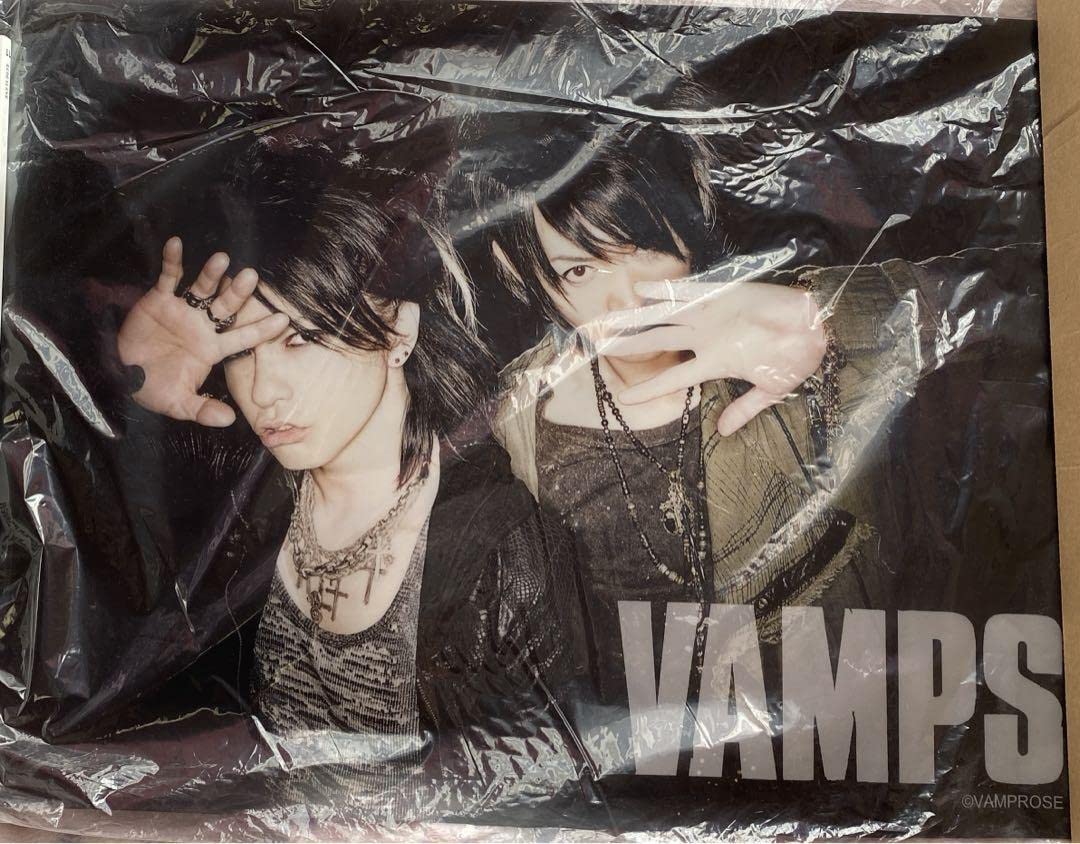 Amazon.co.jp: VAMPS クリアポスター グッズ HYDE K.A.Z : おもちゃ