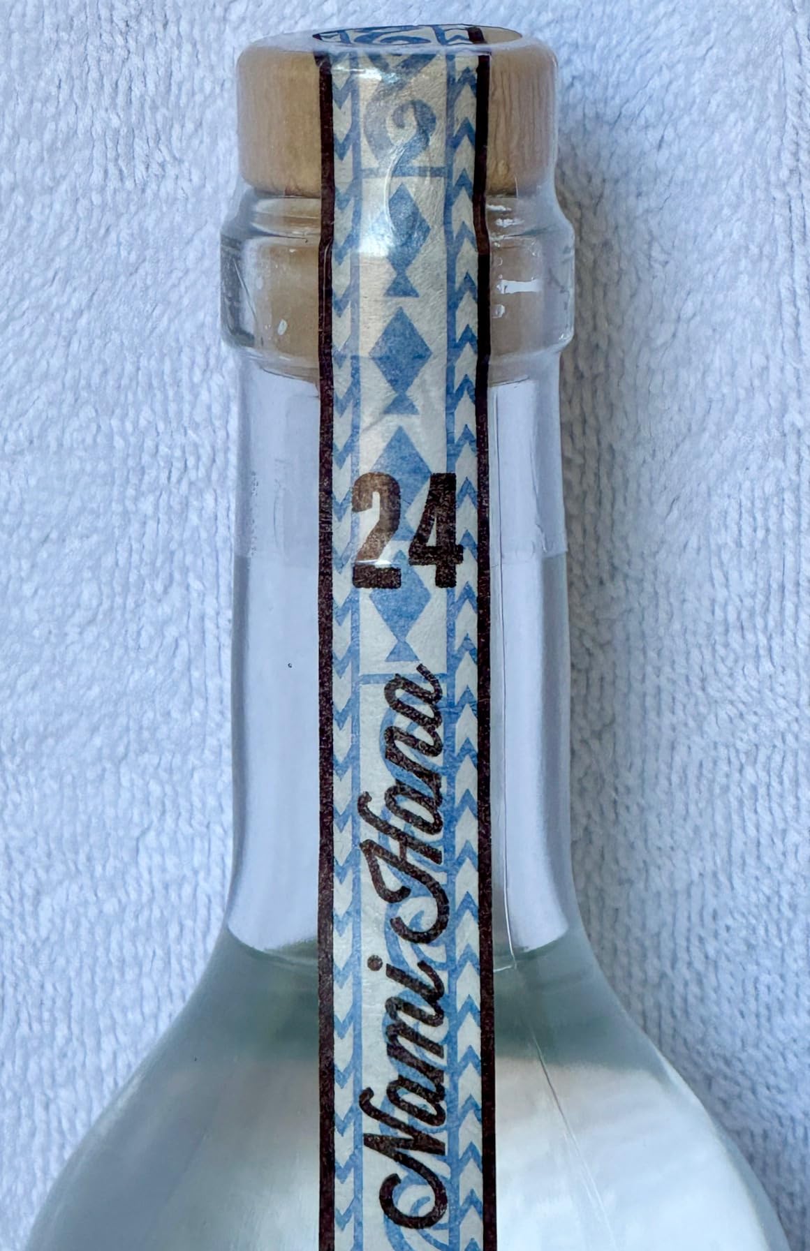 Amazon.co.jp: ハワイアン焼酎カンパニー【波花・No24】750ml 30度