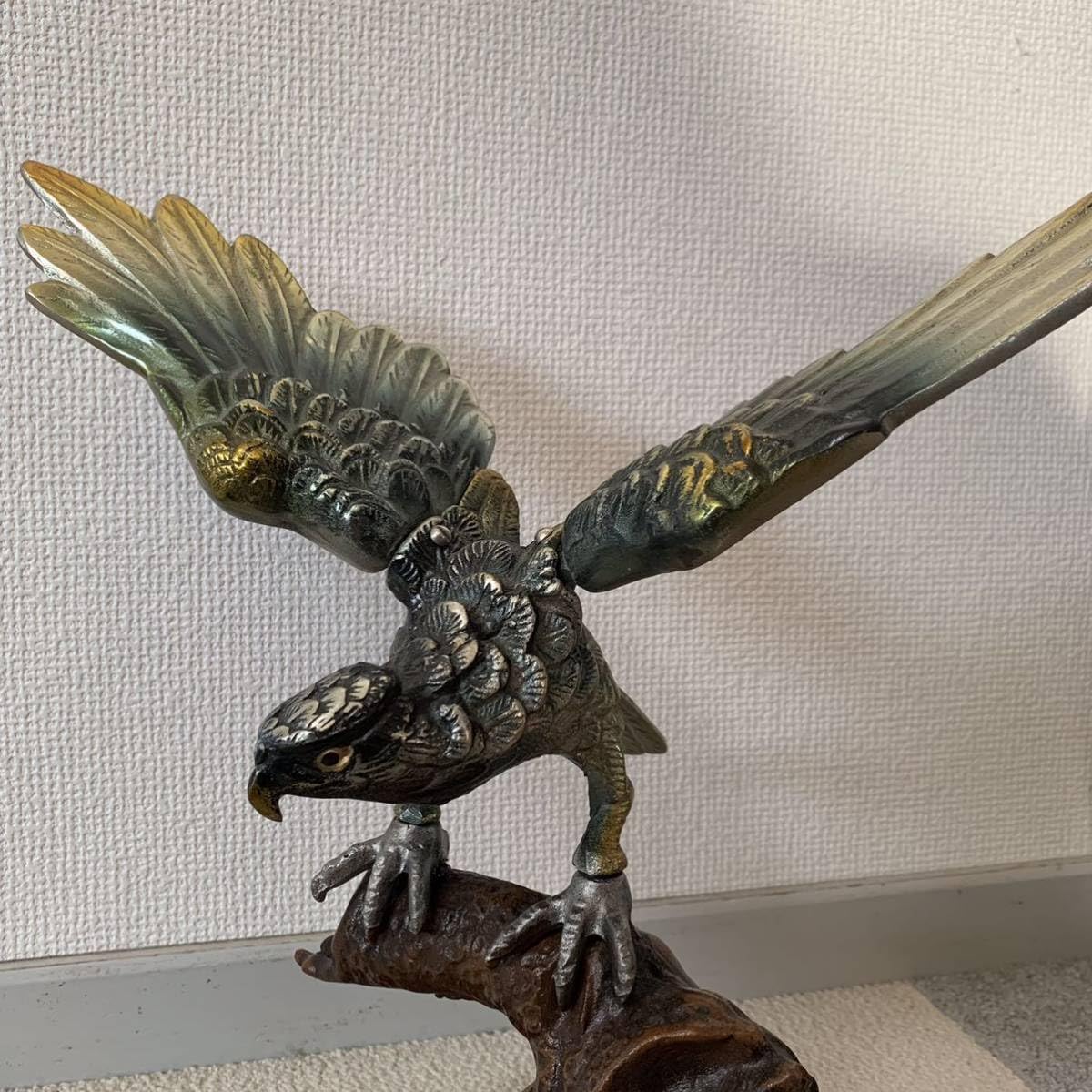 Amazon.co.jp: 銅製 タカ 鷹 置物 飾り物 重さ3.7kg ブロンズ像