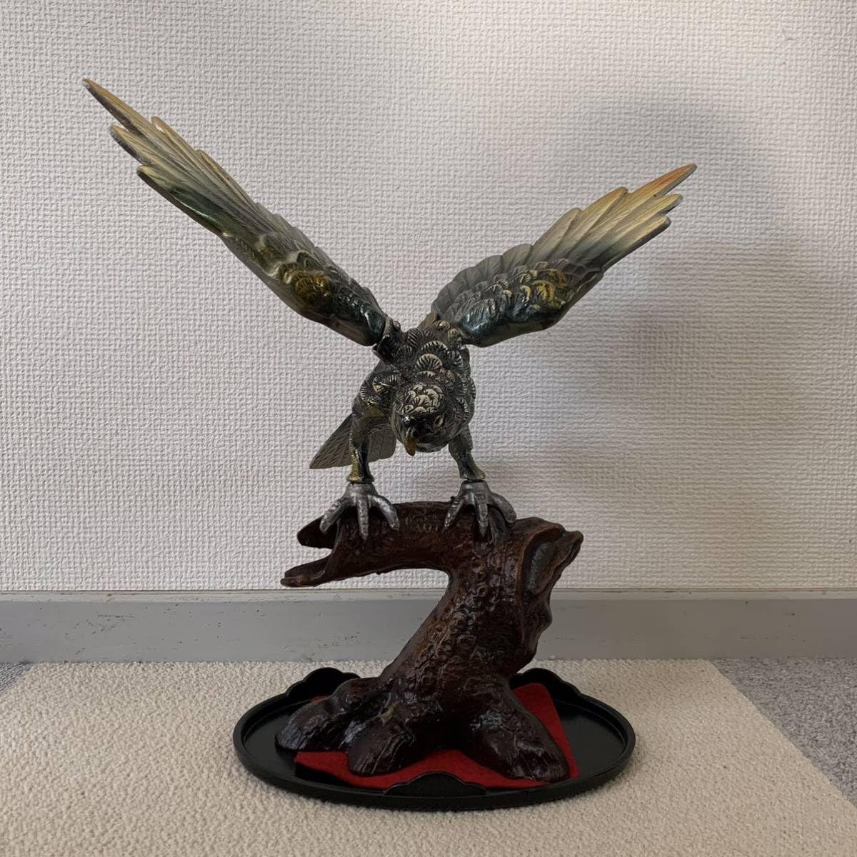 Amazon.co.jp: 銅製 タカ 鷹 置物 飾り物 重さ3.7kg ブロンズ像