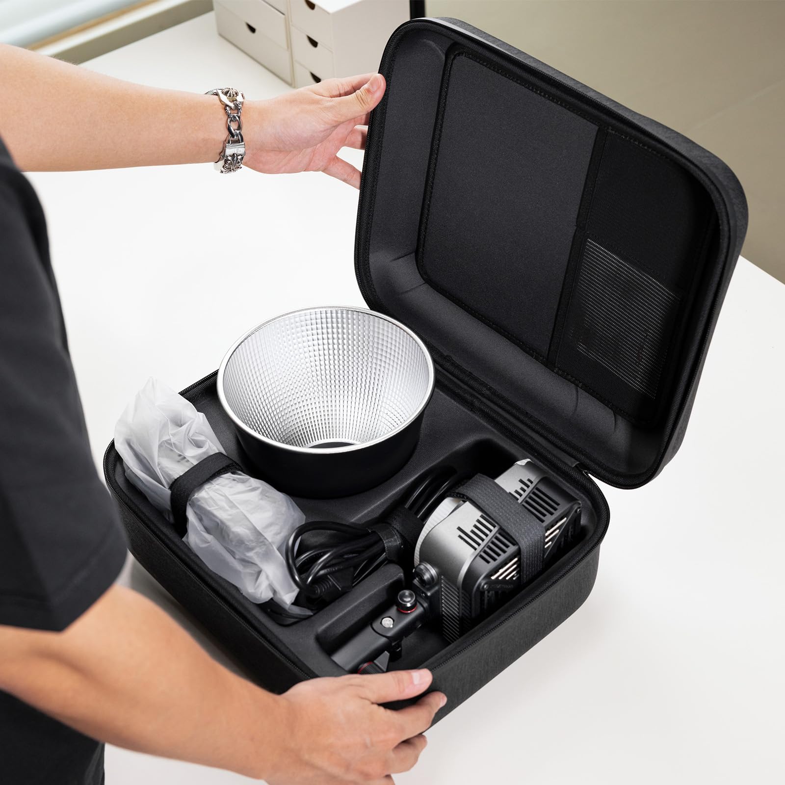 Amazon | ZHIYUN MOLUS G200 ライブフィルライト写真 - MAX Extreme