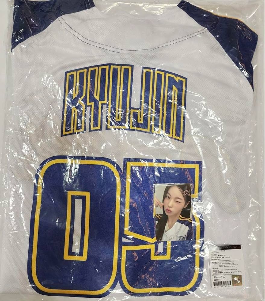 NMIXX ジウ ベースボールユニフォーム 公式