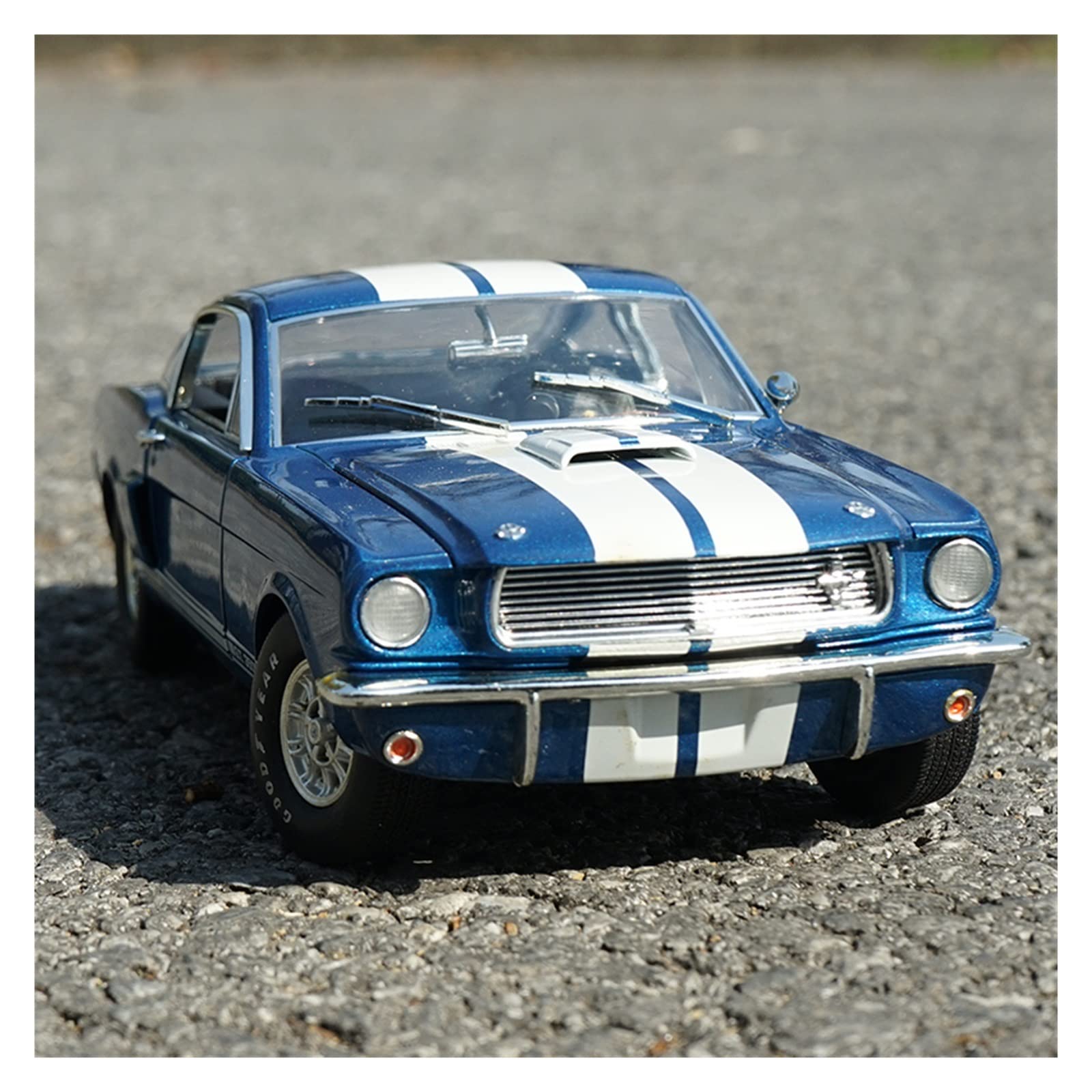 Amazon.co.jp: ミニカー スケールモデルカー 1:18 スケールフォード