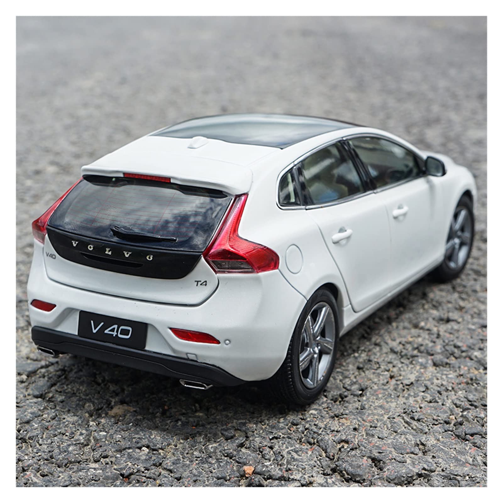 Amazon.co.jp: ミニカー スケールモデルカー 1:18 スケールボルボ V40