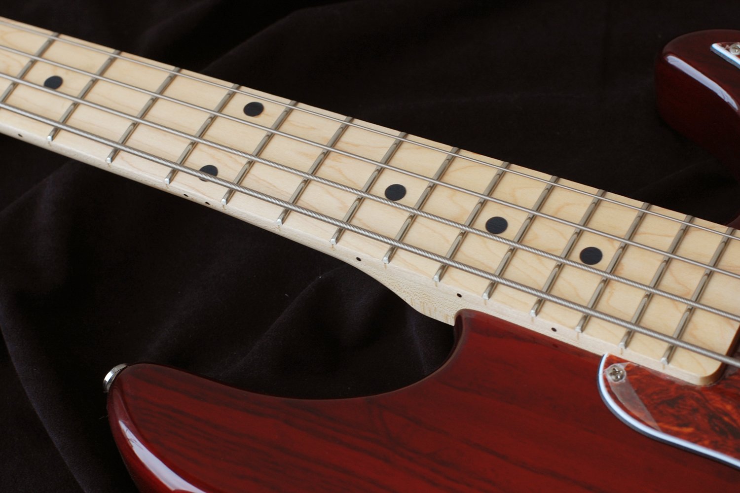 Amazon | Tribute Kiloton (Irish Ale) | エレキベース | 楽器・音響機器