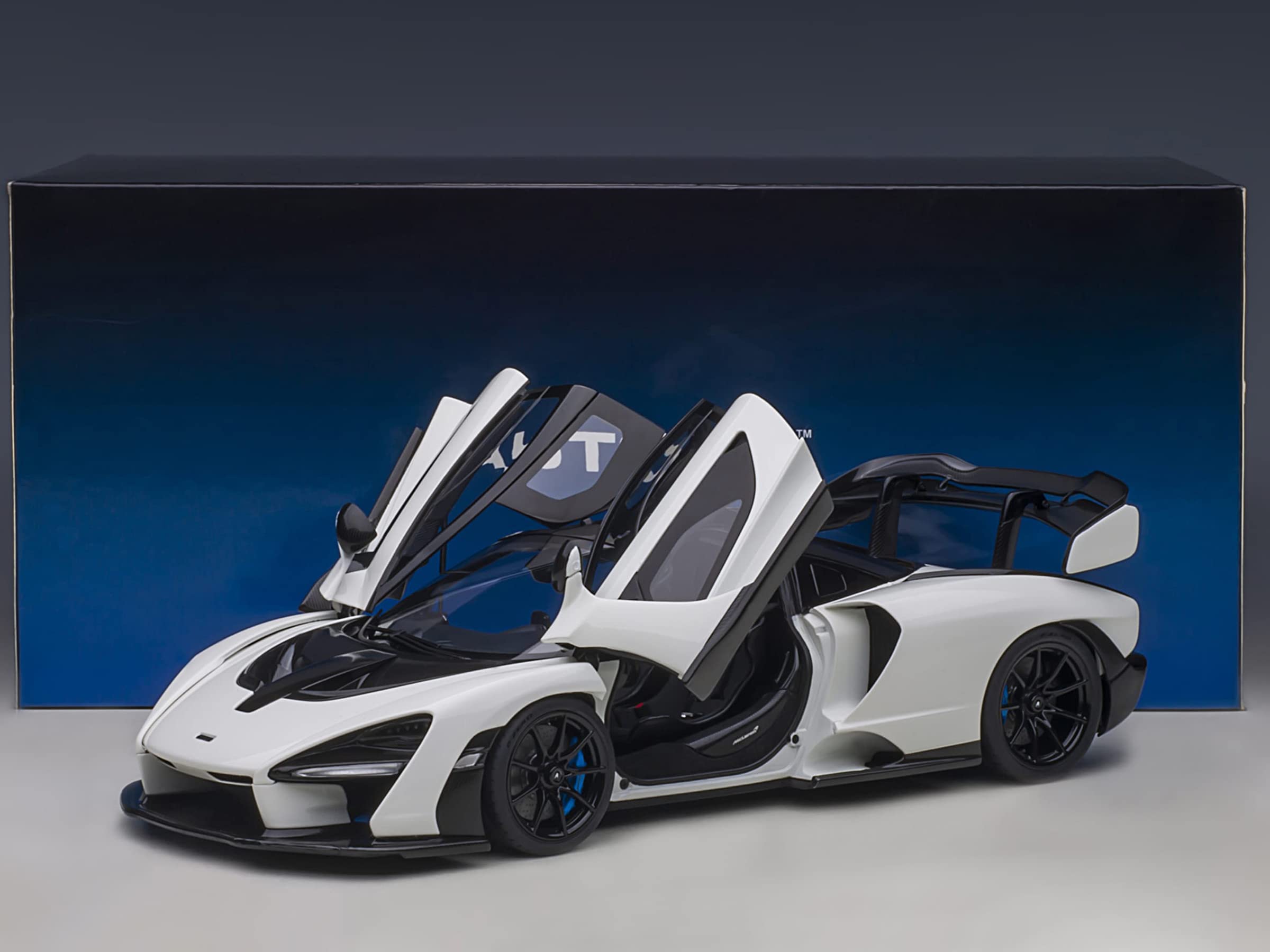 Amazon | Autoart 76075 Auto Art Models McLaren Senna Vision ピュア