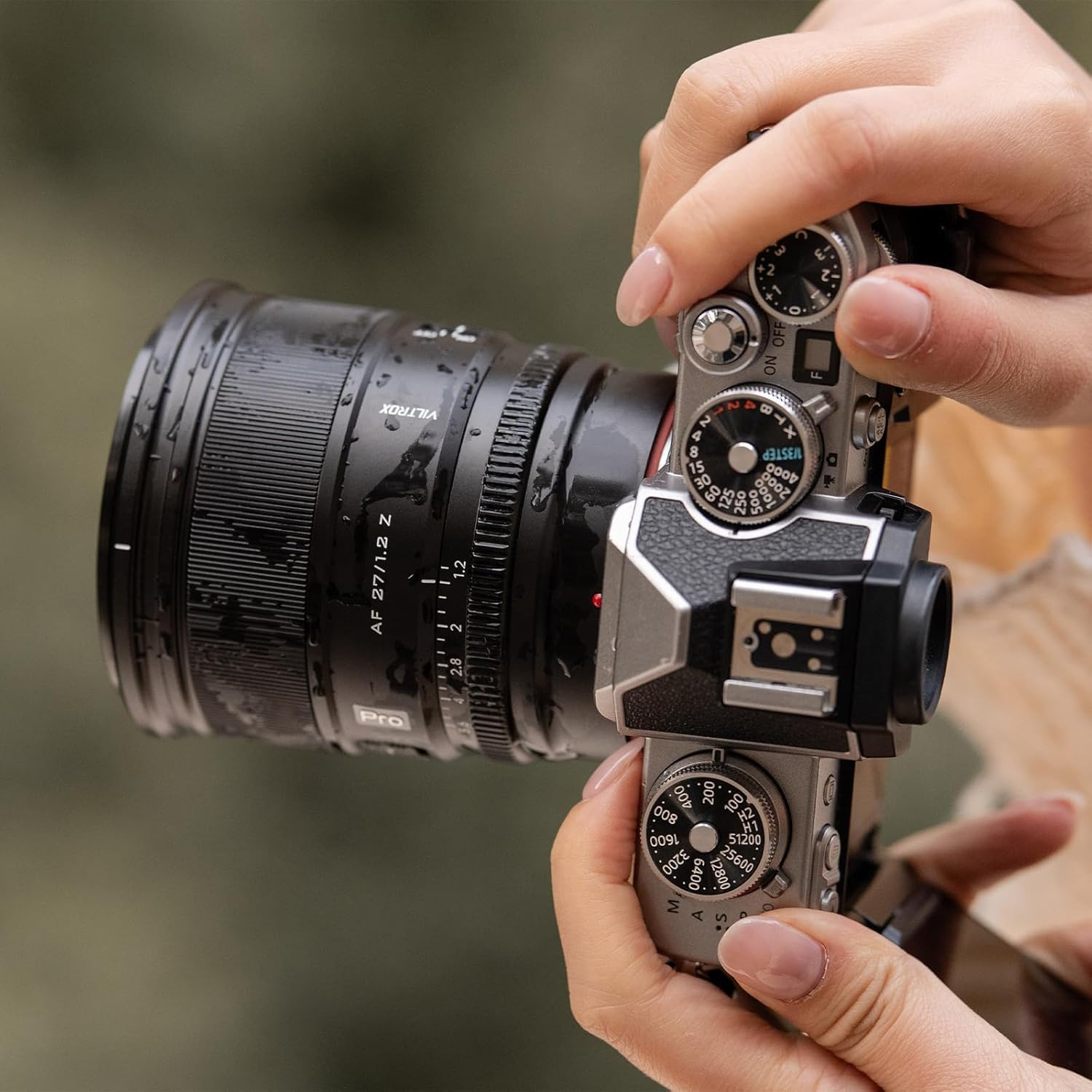 Amazon.co.jp: Viltrox AF 27mm F1.2 Pro 中望遠 単焦点レンズ