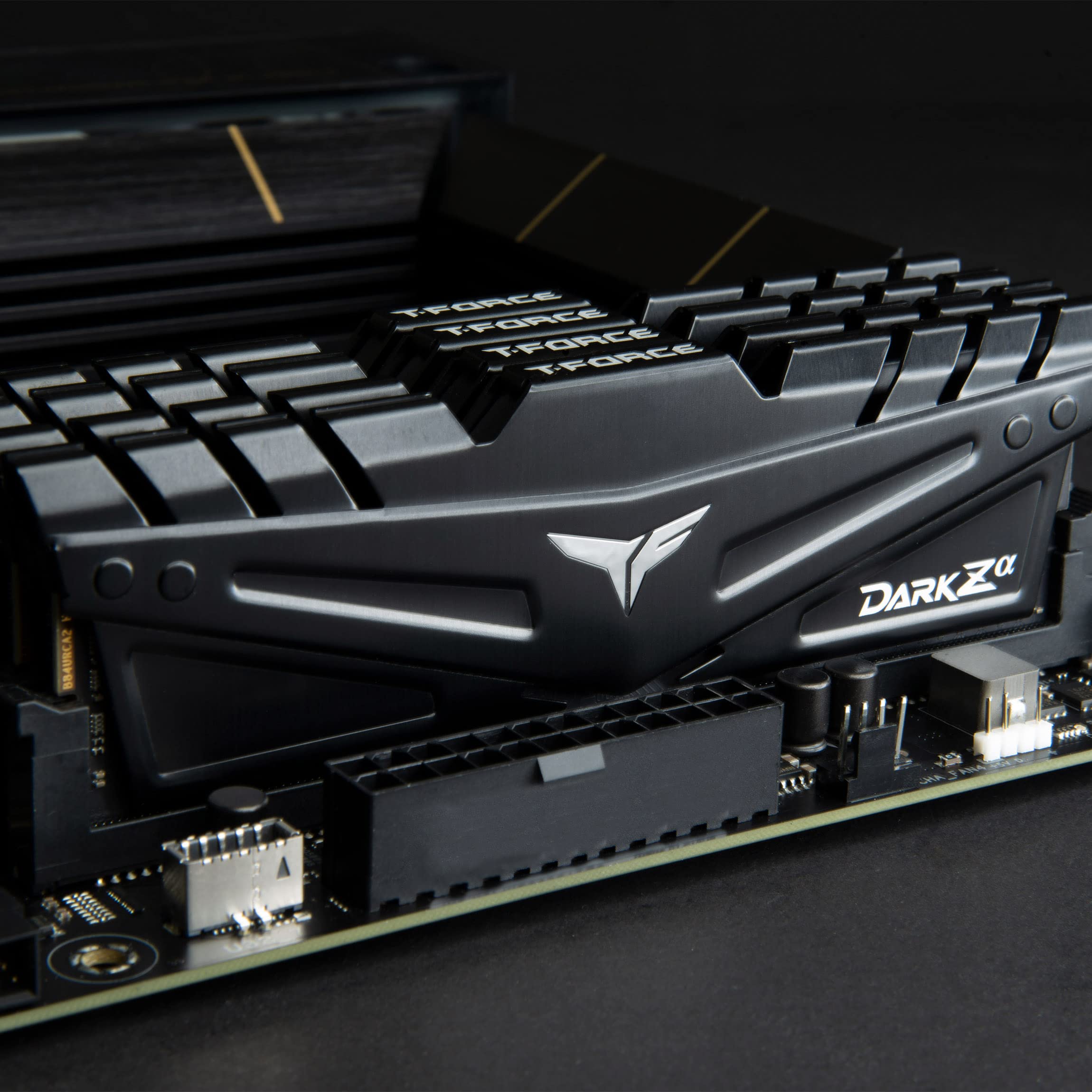 Amazon.co.jp: TEAM TDZAD432G3600HC18JDC01 DARK Zα DDR4 (FOR AMD