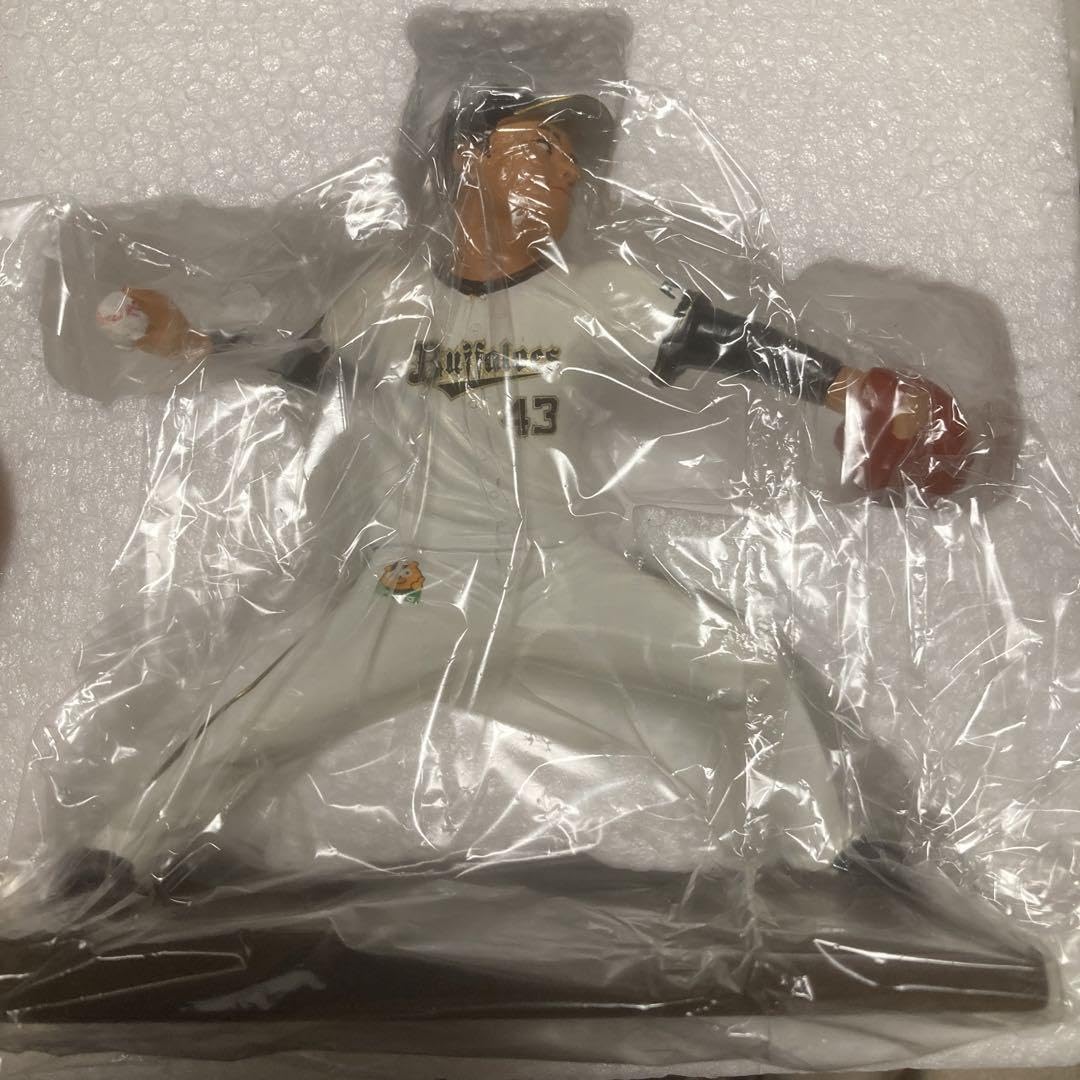 Amazon.co.jp: オリックスバファローズ 山本由伸 フィギュア (おまけ