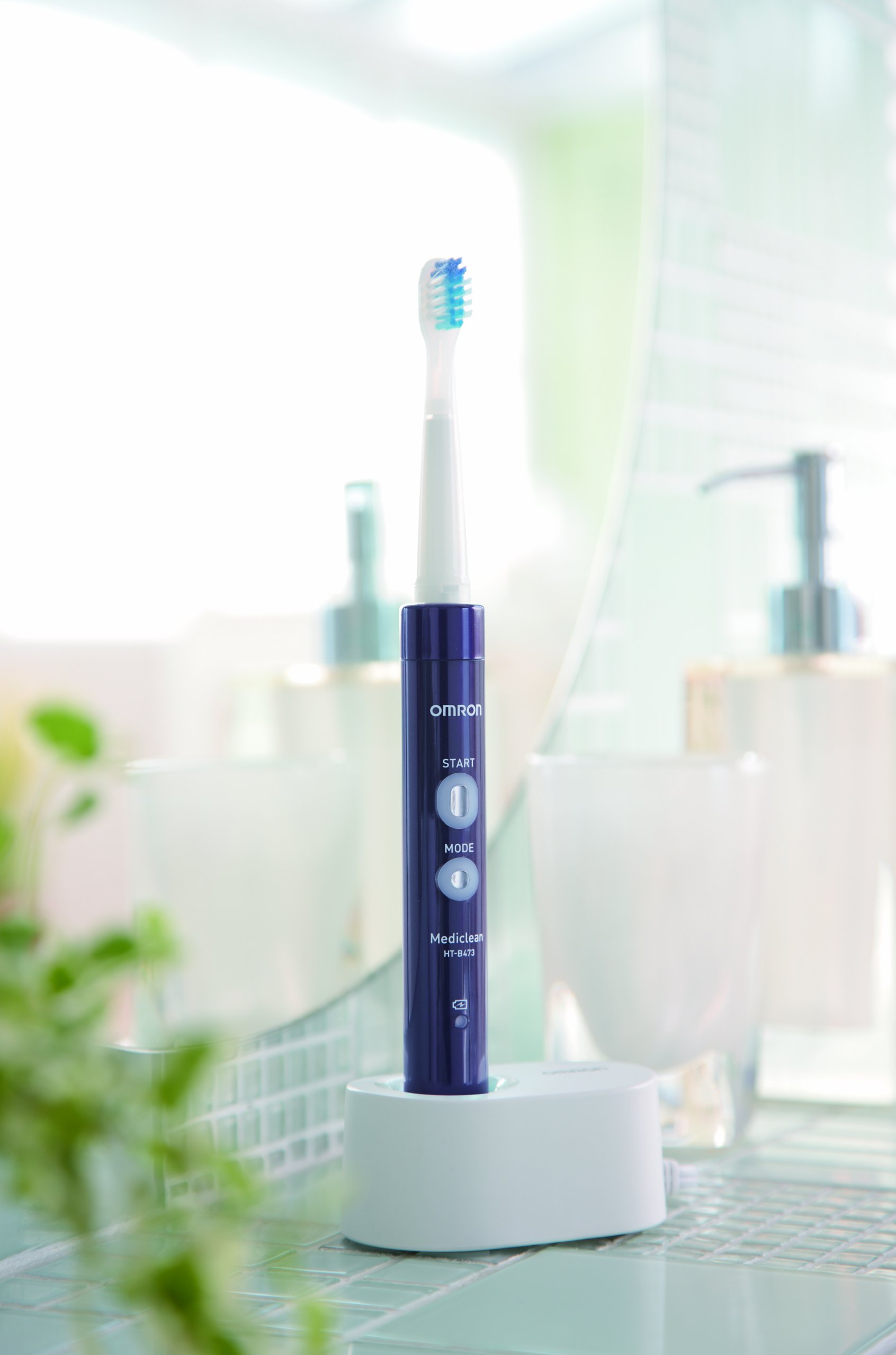 Amazon.co.jp: オムロン 音波式電動歯ブラシ メディクリーン HT-B473-V