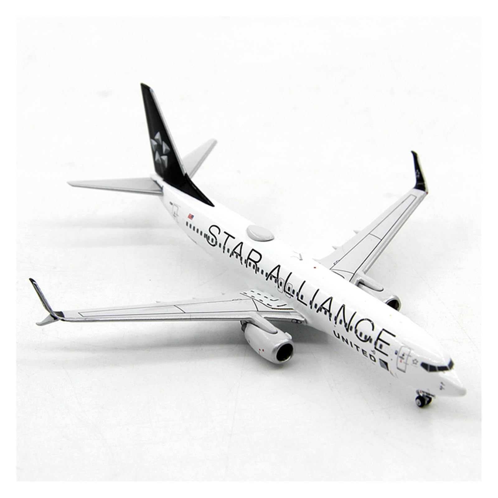Amazon.co.jp: 航空機 ダイキャスト 1:400 スケール B737-800 N26210