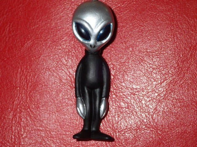 Amazon.co.jp: 90'S 宇宙人 キーホルダー 13 グレイ 黒 エイリアン UFO