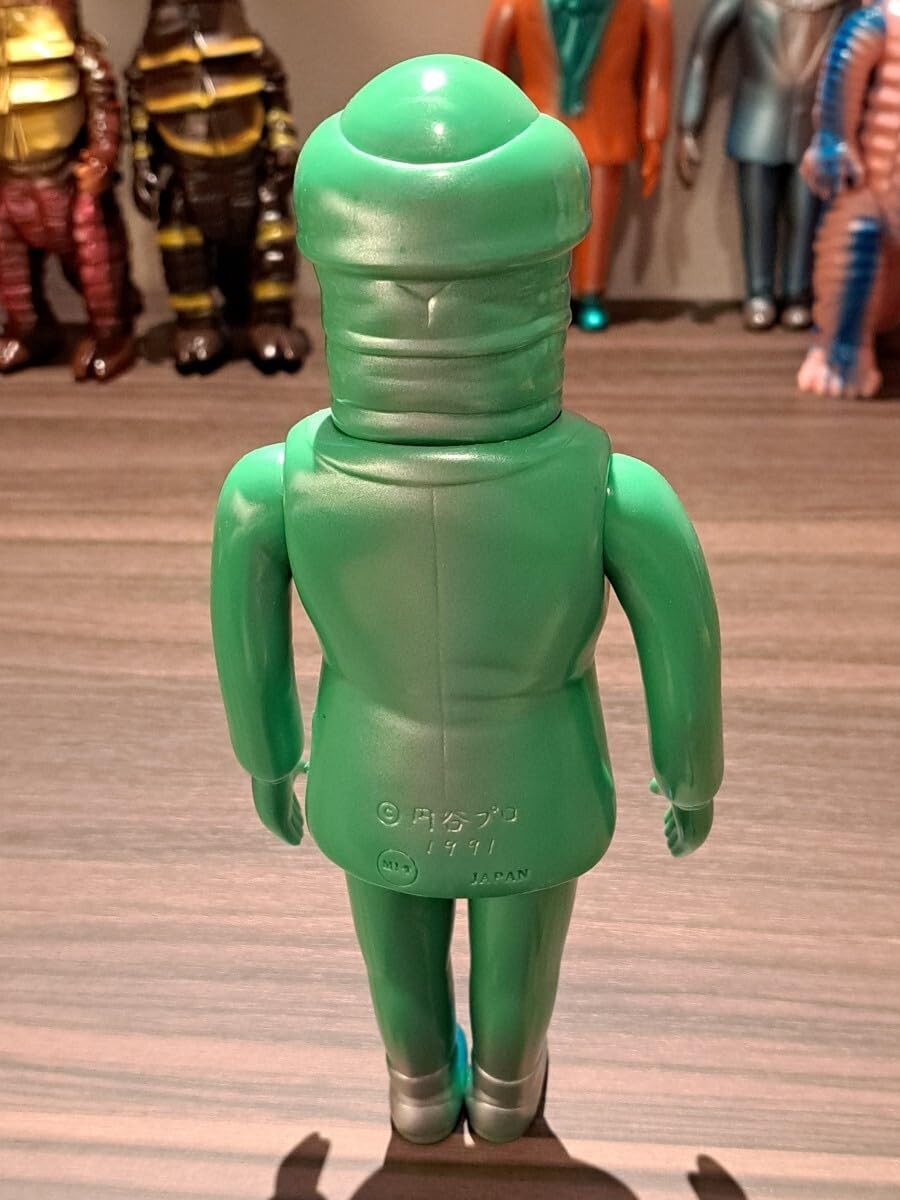 Amazon.co.jp: セミ人間 M1号 緑成型 スタンダードサイズ ブルマァク