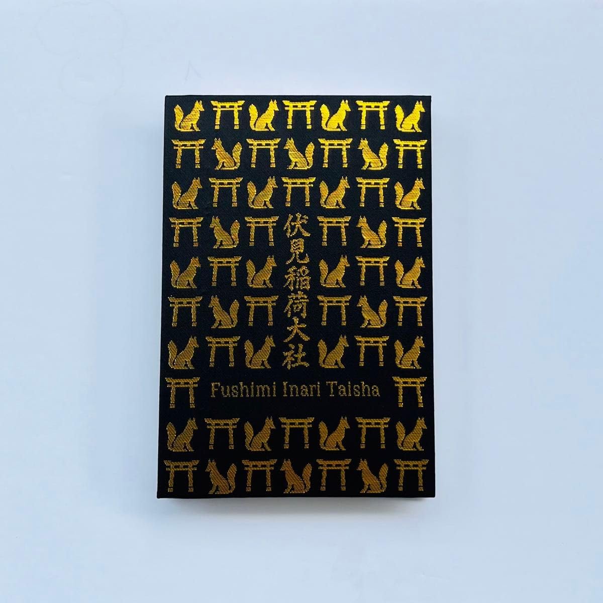 Amazon.co.jp: 《1点のみ》新春限定「伏見稲荷大社 御朱印帳」伏見稲荷