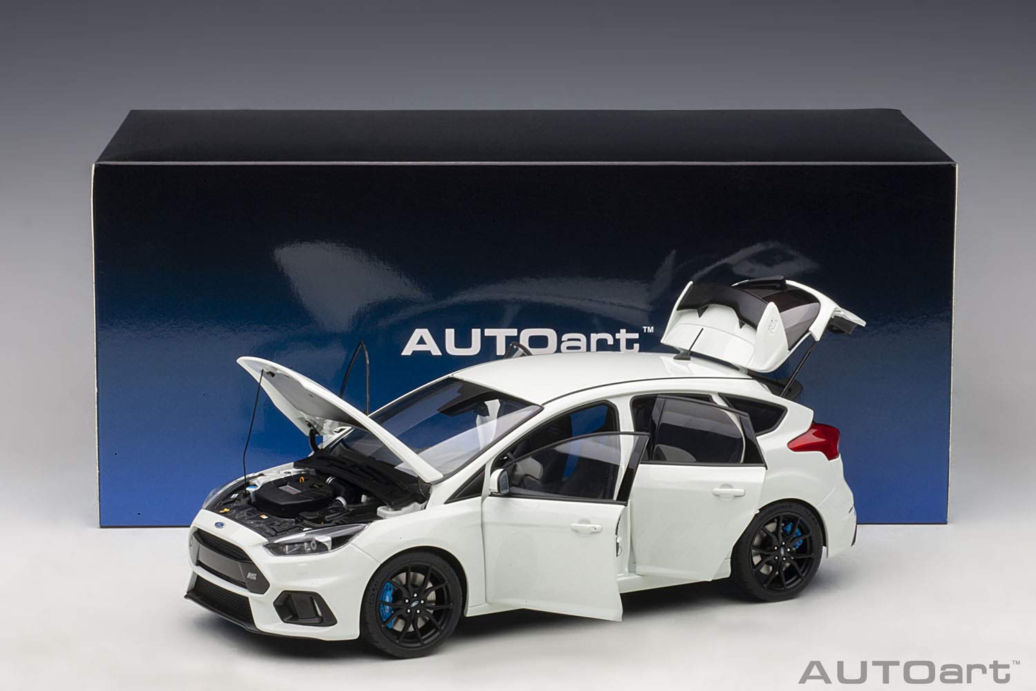 Amazon | AUTOart 1/18 フォード フォーカス RS ホワイト 完成品