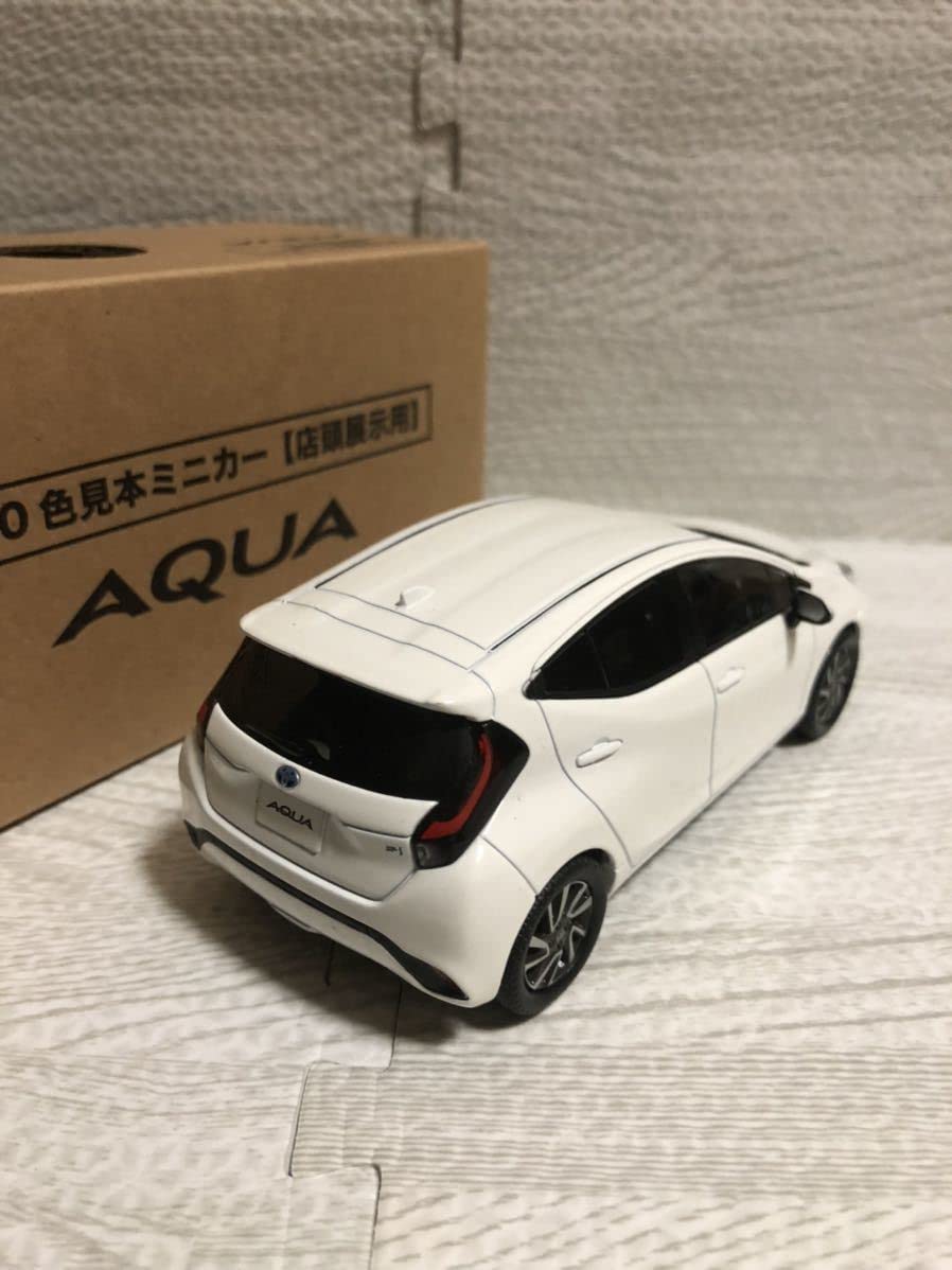 Amazon | 1/30 トヨタ 新型アクア AQUA カラーサンプル ミニカー