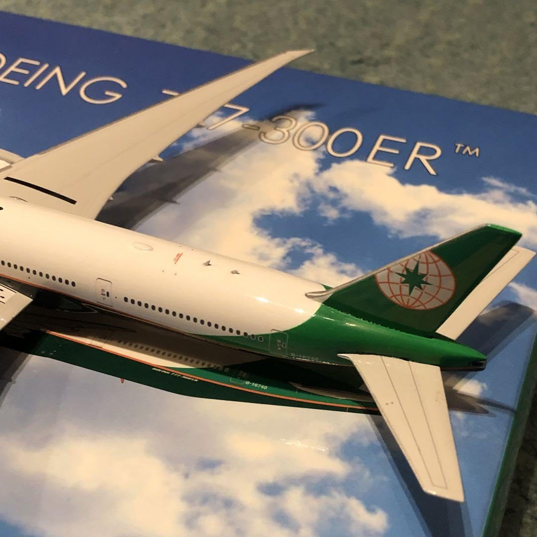 Amazon.co.jp: EVA AIR 777-300ER エバー航空 ボーイング Phoenix : ホビー