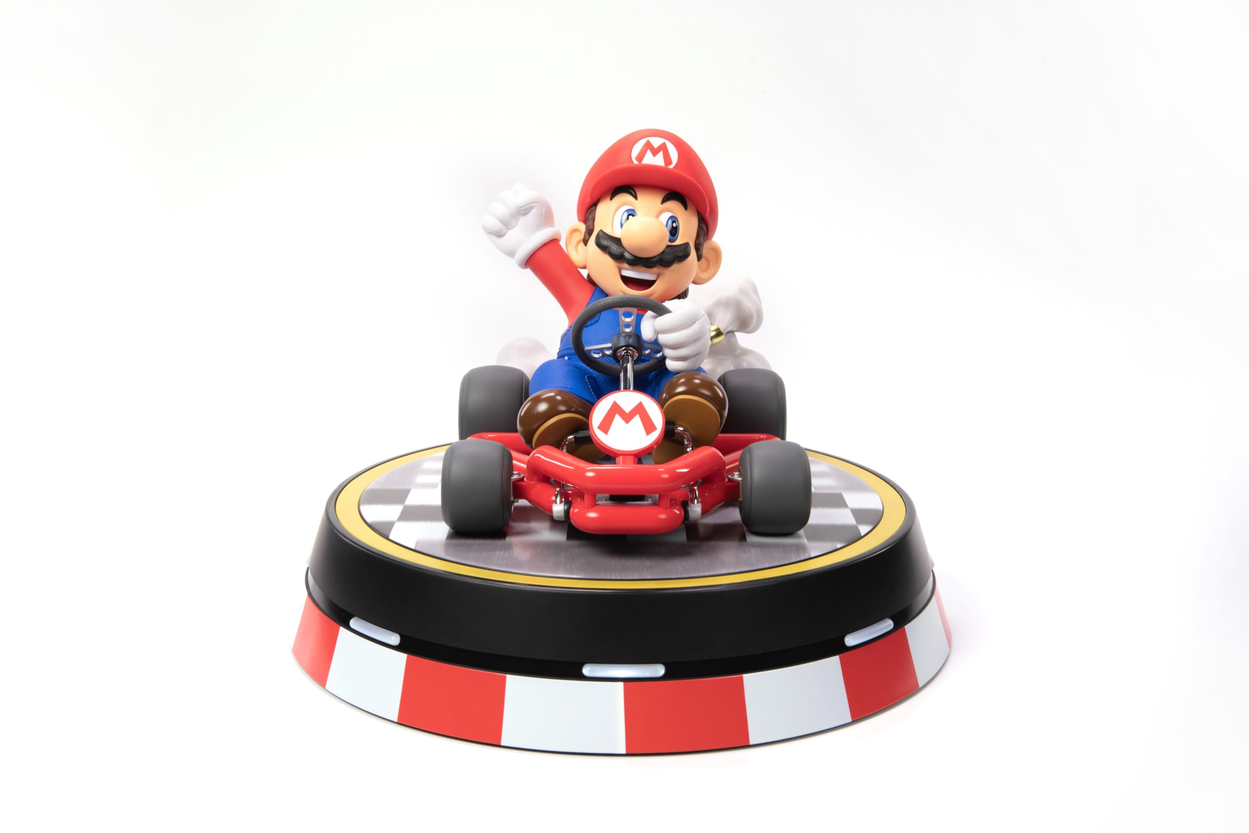 Amazon.com: First 4 Figures Mario Kart - Mario - Statuette