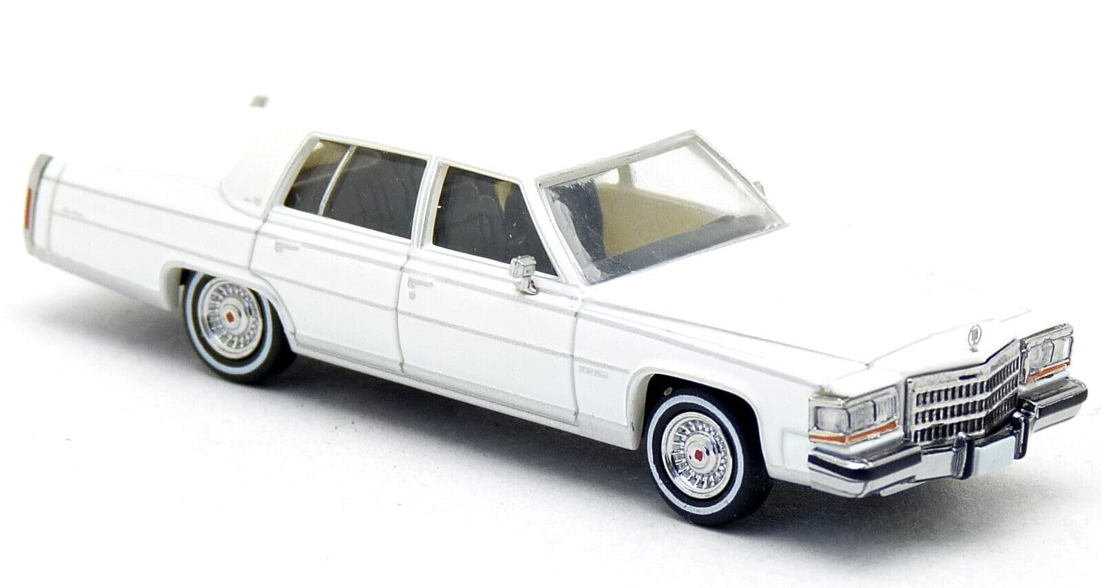 Amazon | PCX87 1/87 キャデラック フリートウッド ブロアム 1982