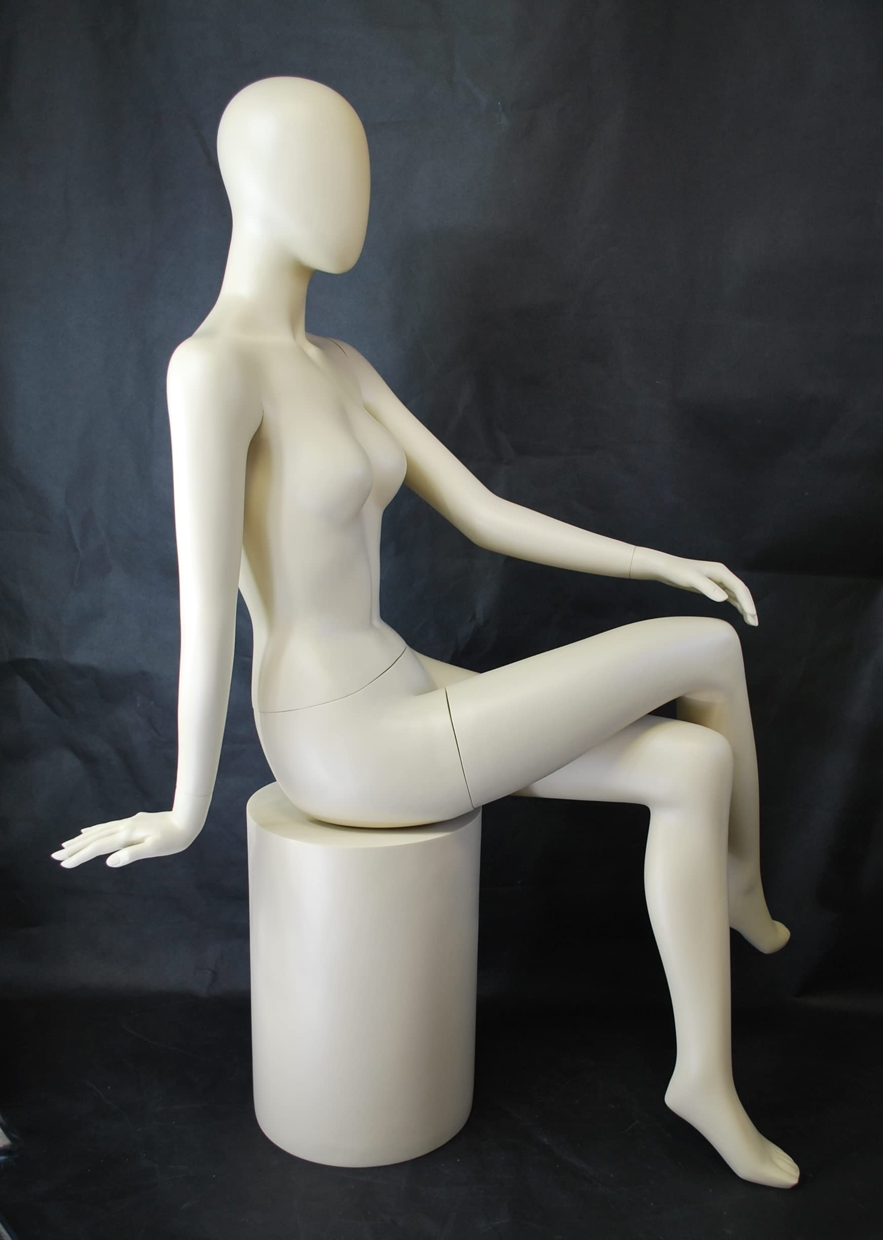 Amazon.co.jp: マネキン女性全身リアルボディ MD-A67N 肌色 座るポーズ