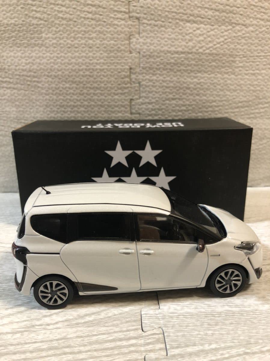 Amazon | 1/30 ミニカー 新型シエンタ Sienta 前期 非売品 カラー